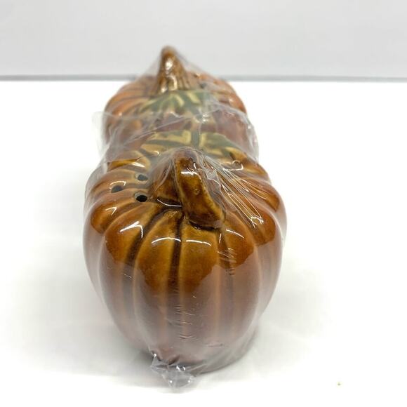 NOS Vintage Inspired Pumpkin Fall Harvest 2”x2” Salt Pepper Shaker Set Ceramic - Picture 4 of 9